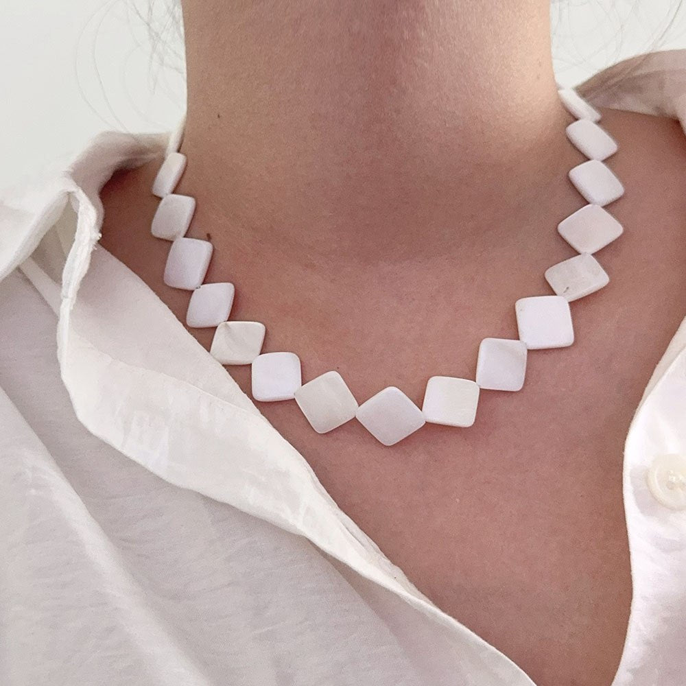 Shell Mother of Pearl Choker Necklace