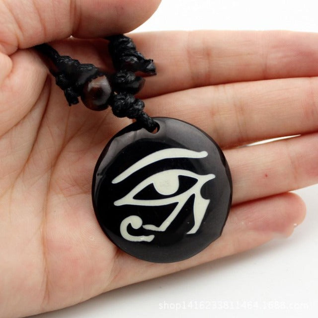 egyptian amulet eye of horus