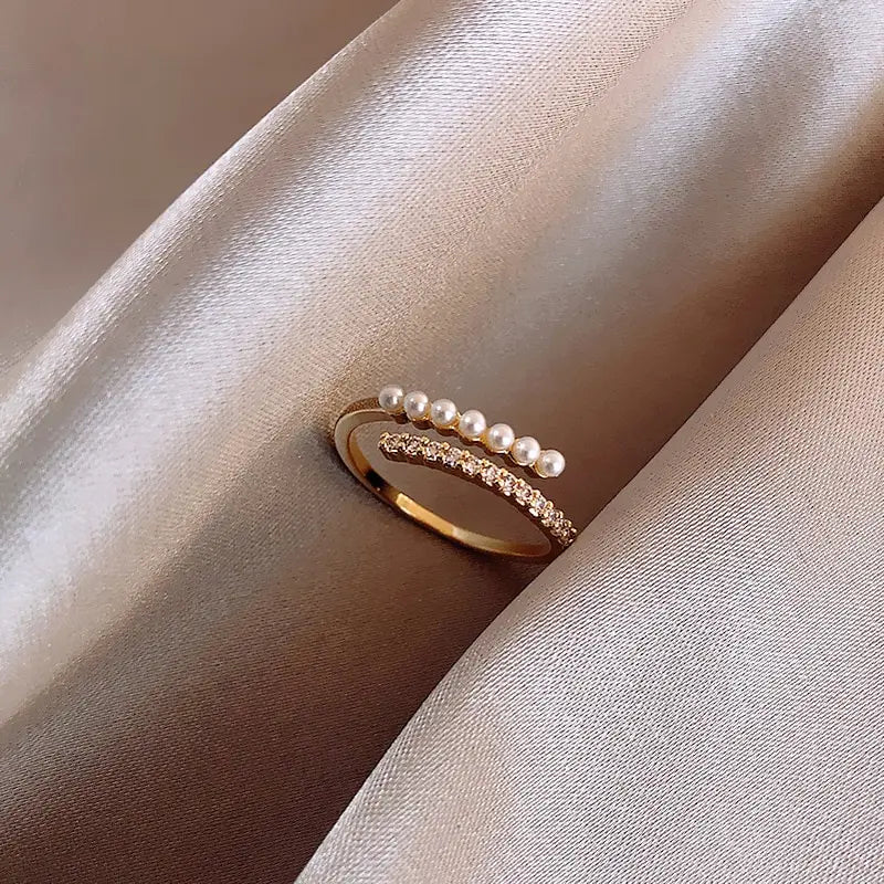 Ring Band with White Pearls and Rhinestones
