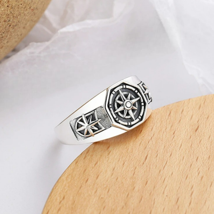 Rose of the Winds Ring Band