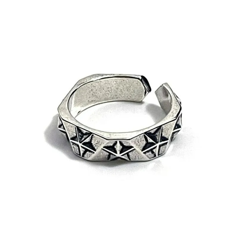Sculpted Star Ring Band