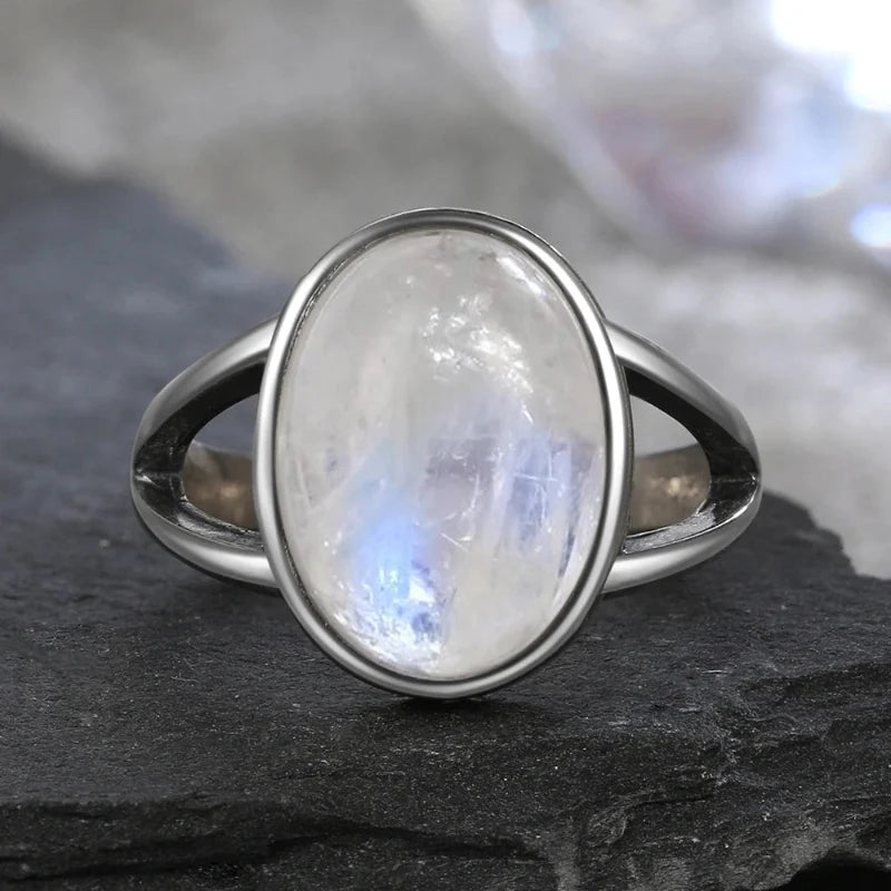 Oval Ring Band Woman Moonstone