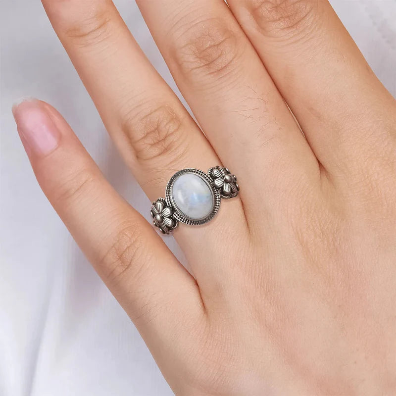Bague avec Anneau Fleuri Pierre de Lune