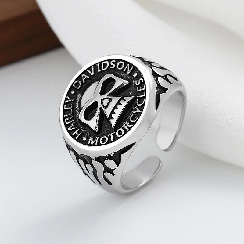 Ring with Gothic Skull Band