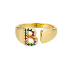 Bague large personnalisée avec initiale arc-en-ciel b