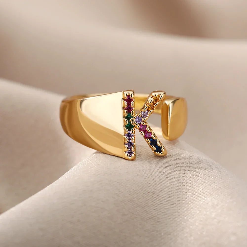 Bague large personnalisée avec initiale arc-en-ciel