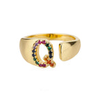 Bague large personnalisée avec initiale arc-en-ciel q