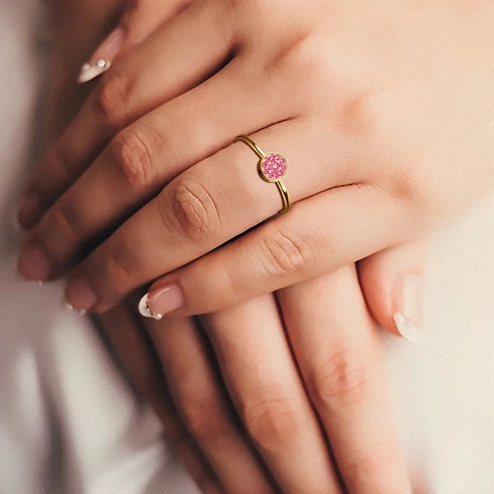 Bague avec petites pierres de naissance rondes pour femme