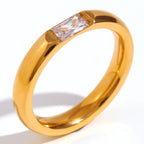 Bague avec pierre de naissance sertie pour femme avril