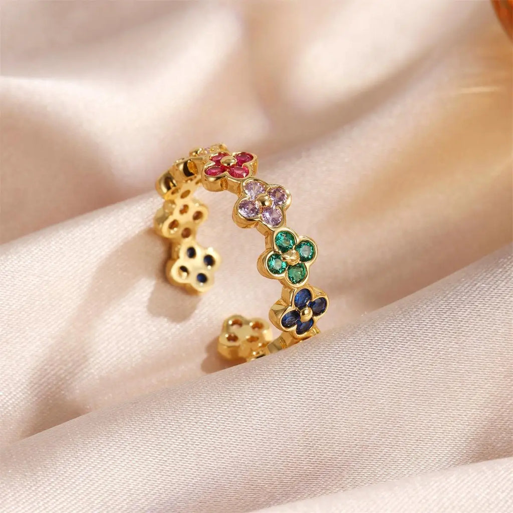 Ring with Colored 4-Leaf Clovers in Gold Zircon