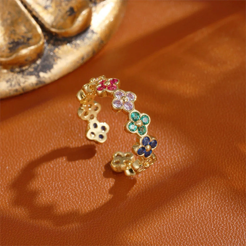 Ring with Colored 4-Leaf Clovers in Gold Zircon