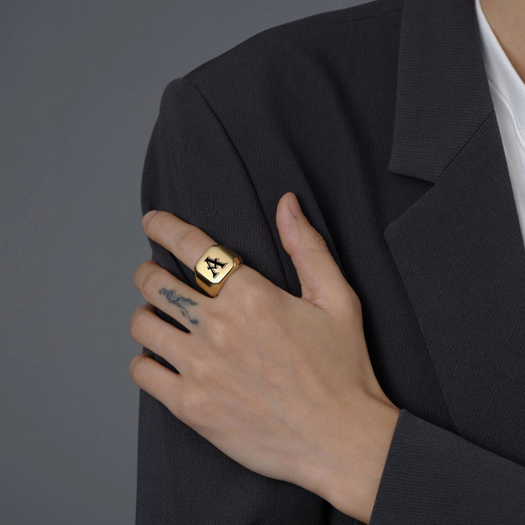 Bague large homme personnalisée avec initiale a
