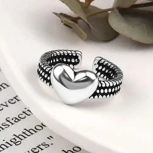 Retro Heart Ring Women's Band