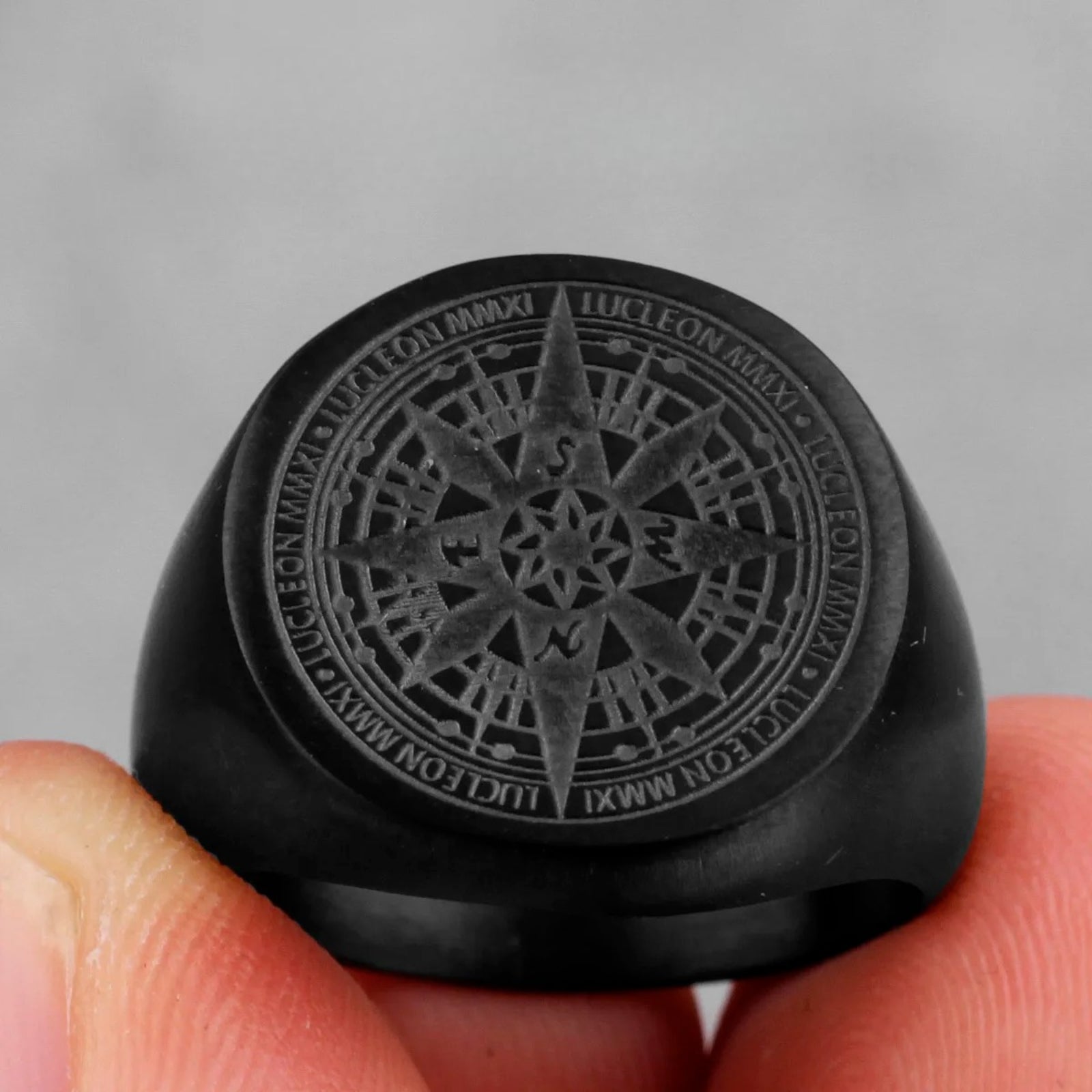 Compass Ring Signet Black Wind Rose