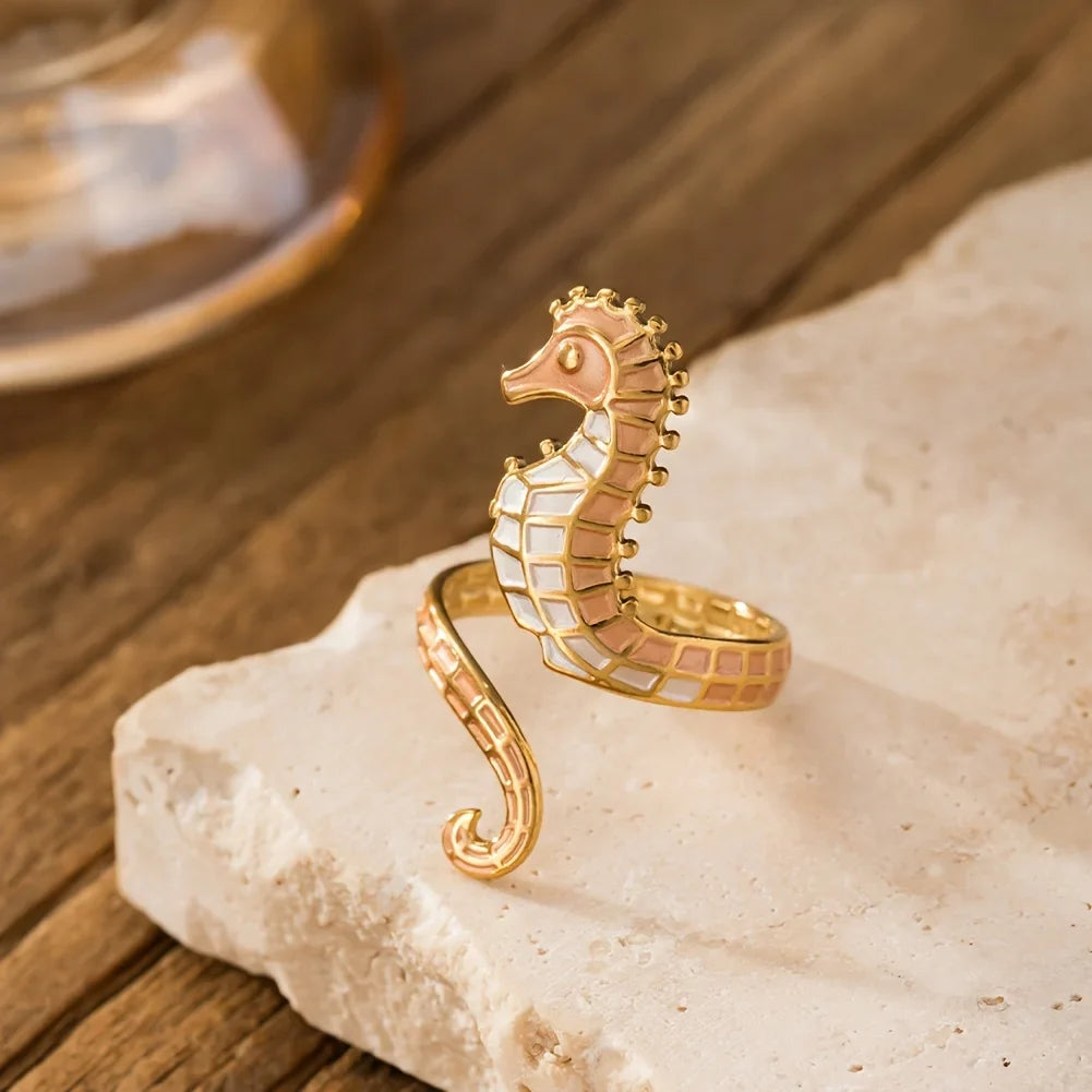 Bague coquillage hippocampe beige