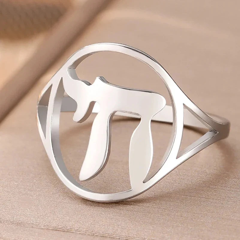 Bague creuse avec le symbole de vie juive Chai argent