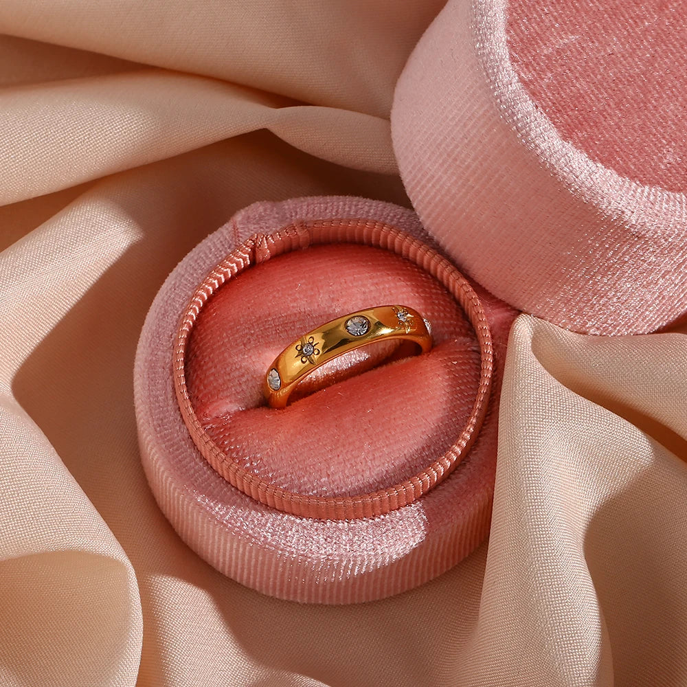 Stylish Ring with Pearls and Zircon 1