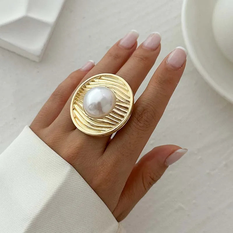 Baroque Style Ring with Gold White Pearl