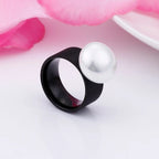 Retro Style Ring with Black White Pearl