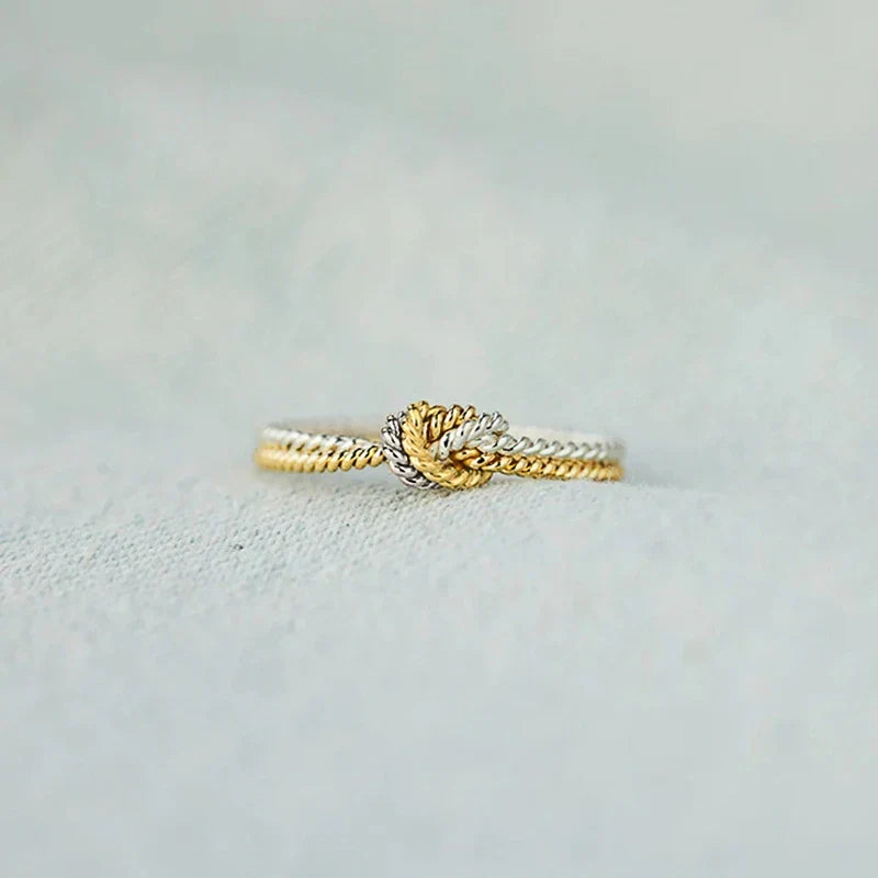 Bague élégante noeud