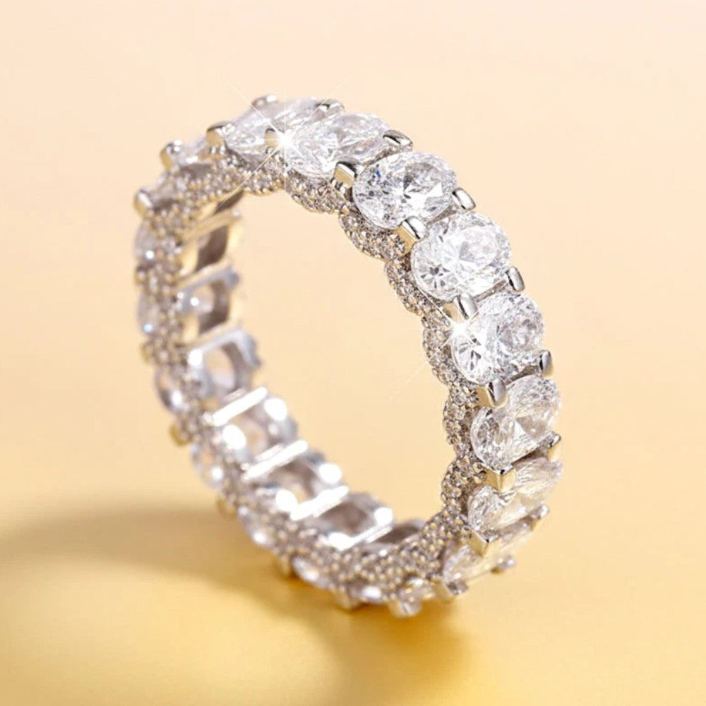 Full-circle sparkling zircon ring 