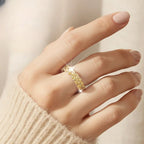 Full-circle sparkling zircon ring 