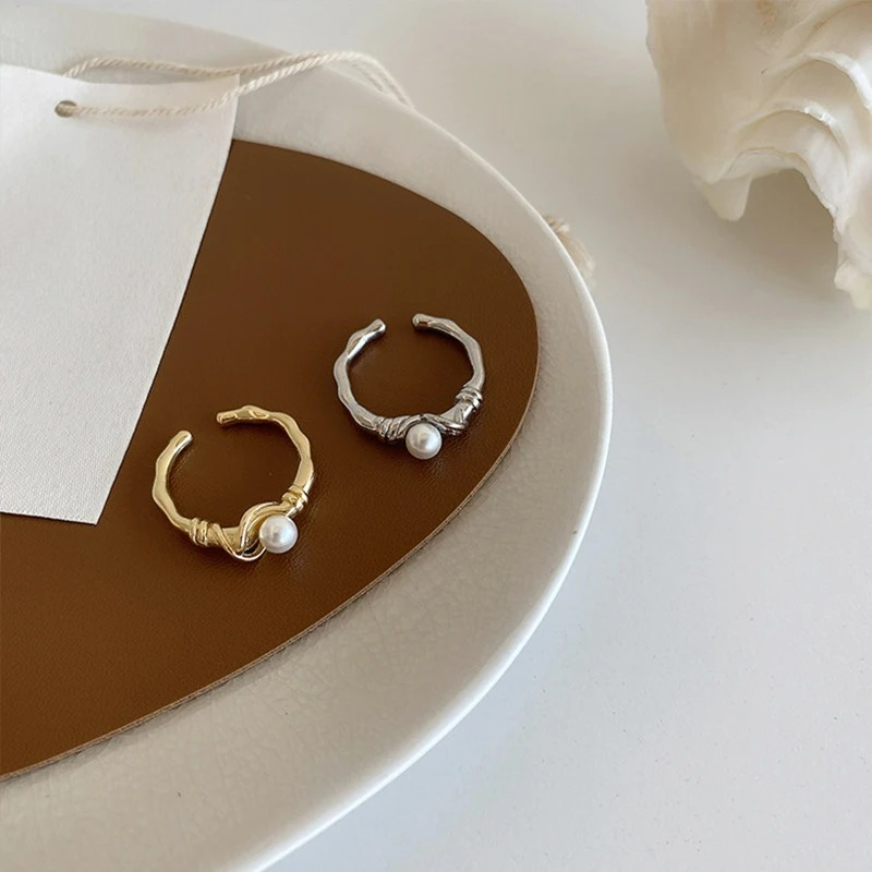 Women's Ring with White Pearl silver