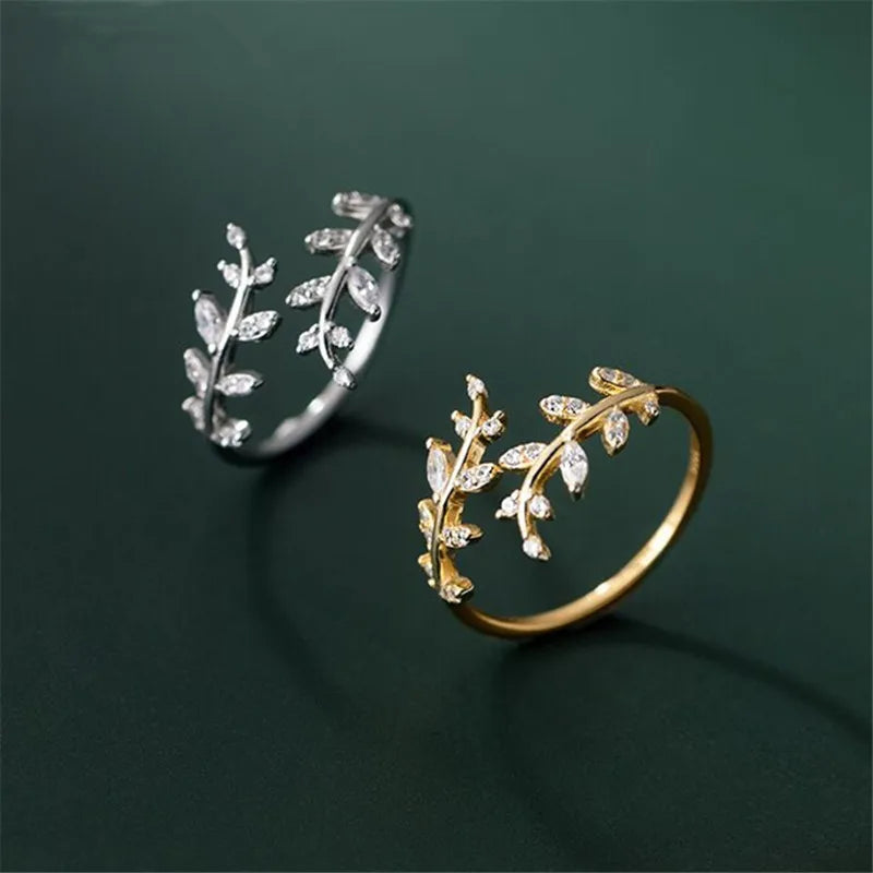 Laurel Leaf Ring in Gold Zircon