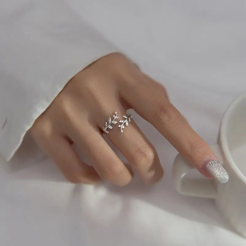 Laurel Leaf Ring in Silver Zircon