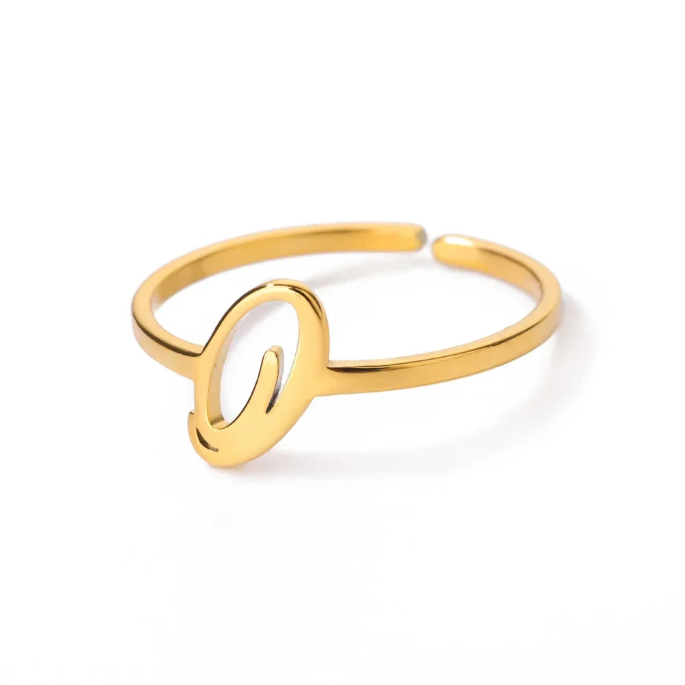 Bague fine personnalisée avec initiale o