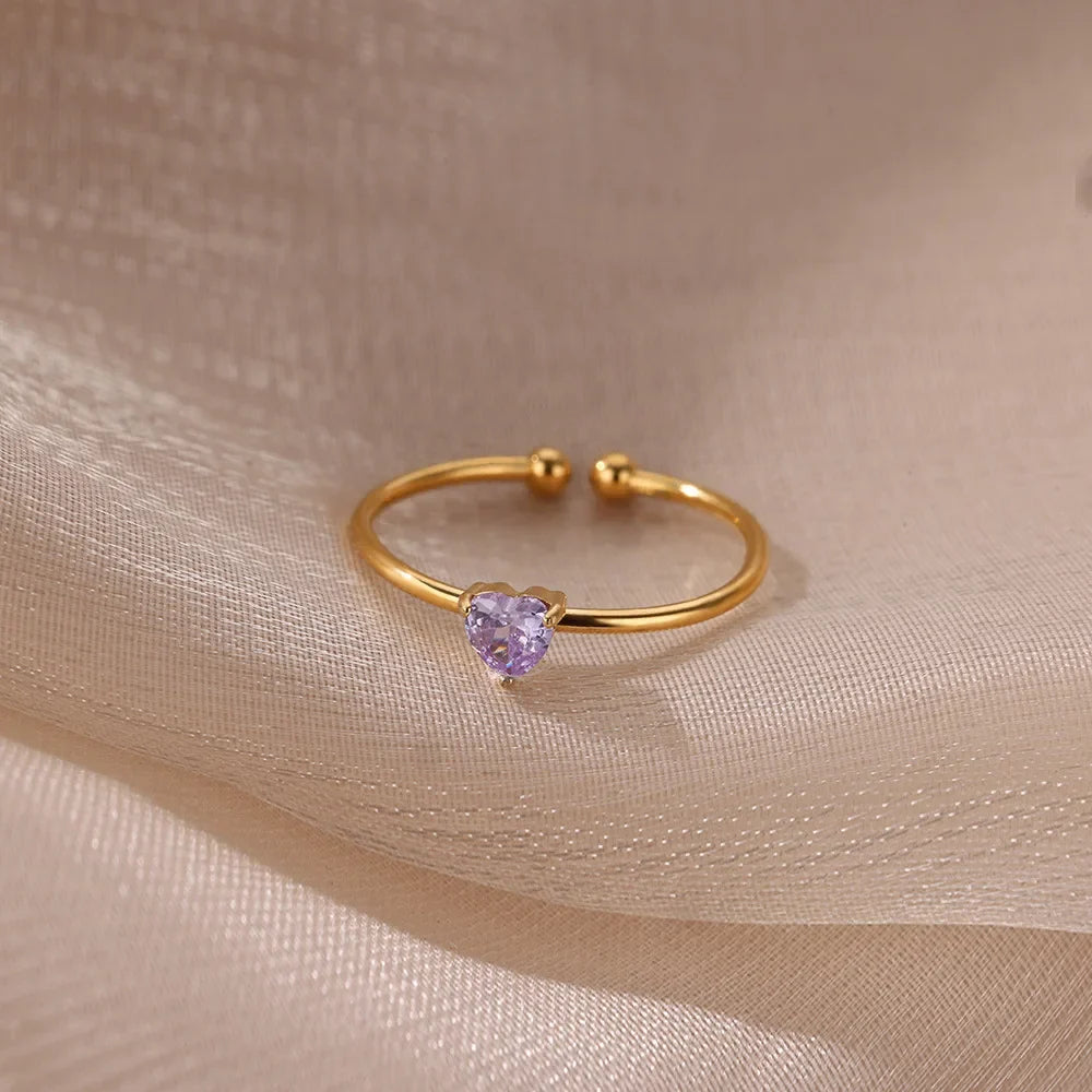 Bague fine dorée avec pierre de naissance en forme de coeur