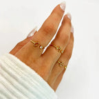 Bague fine pour femme personnalisée avec initiale
