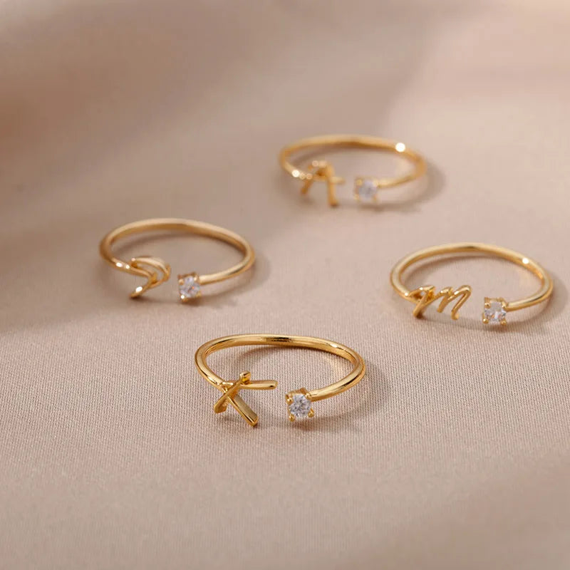 Bague fine pour femme personnalisée avec initiale