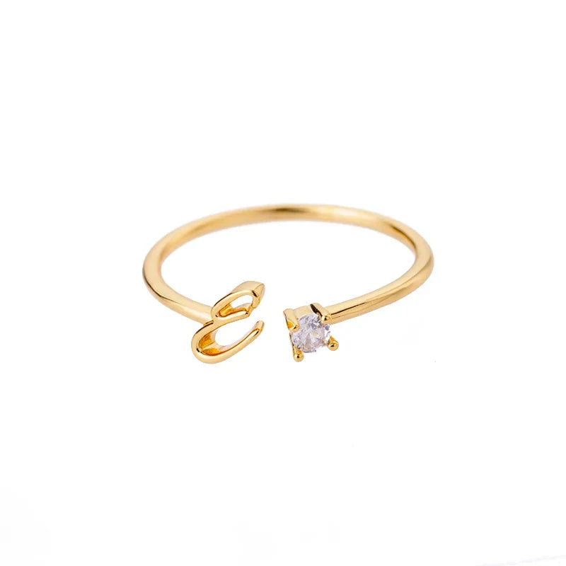 Bague fine pour femme personnalisée avec initiale e