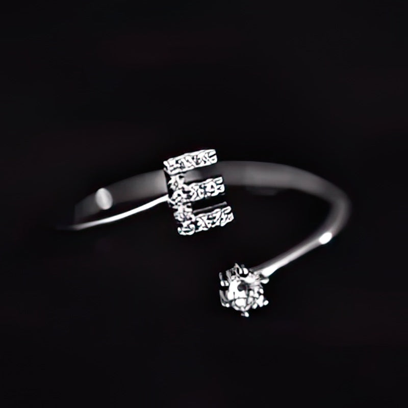 Bague initiale femme - lettre e