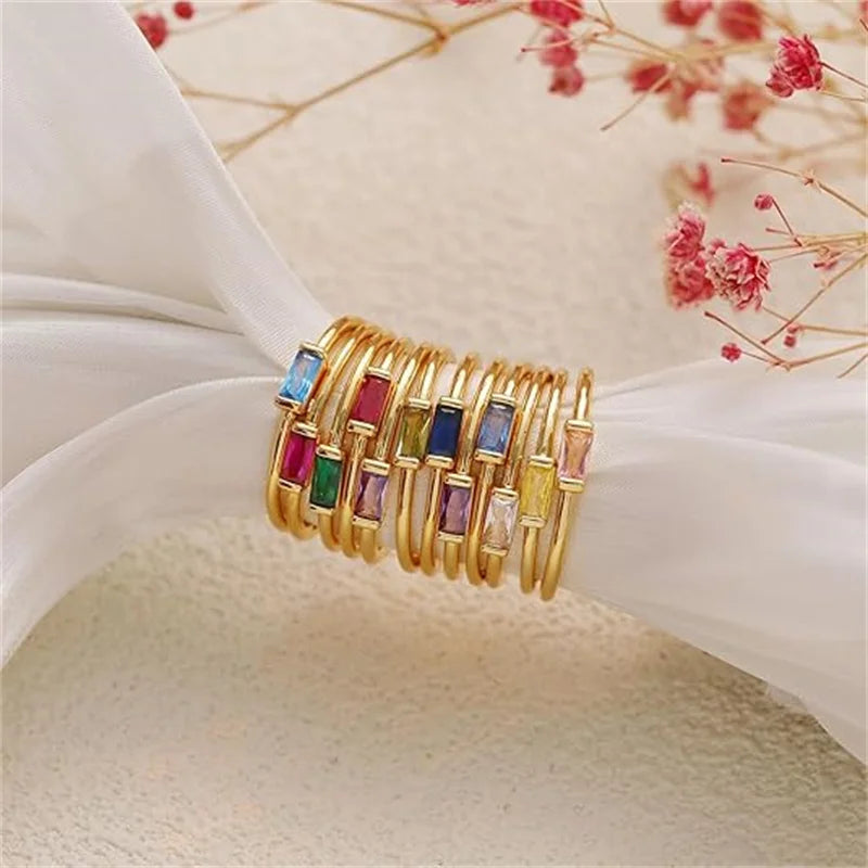 Bague minimaliste avec pierre de naissance rectangulaire pour femme