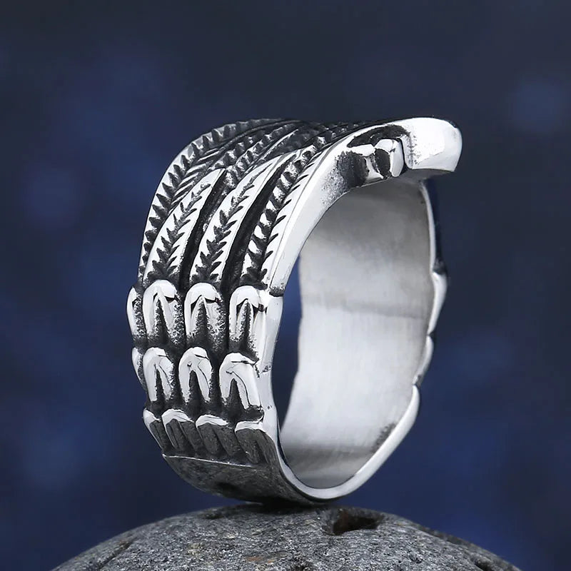 Bague motif plume vieillie