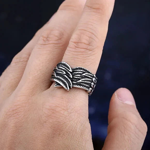 Bague motif plume vieillie