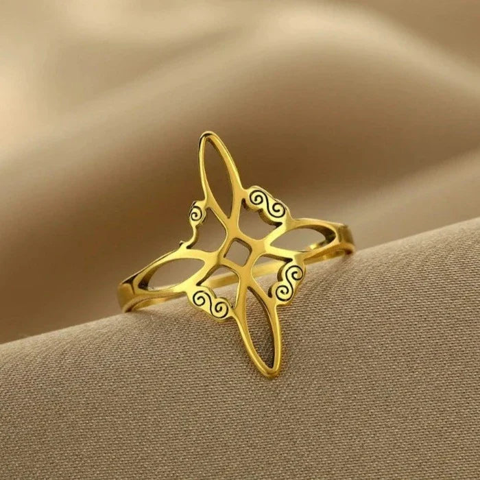 Fine Witch's Knot Ring Gold