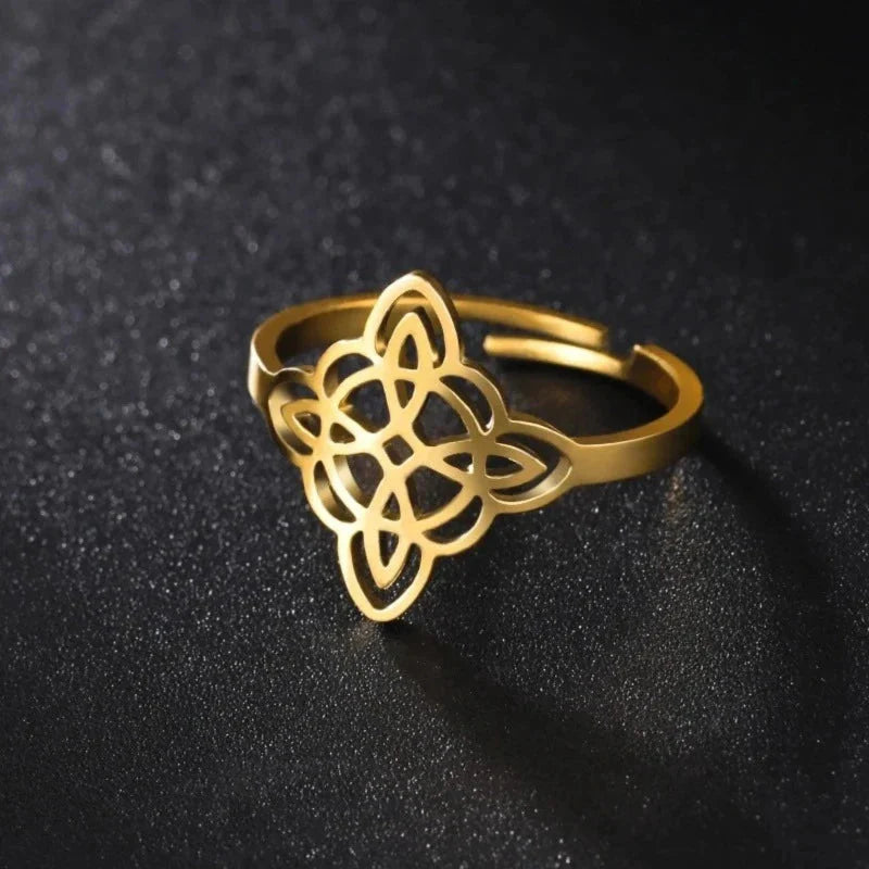 Witch's Knot Ring Gold