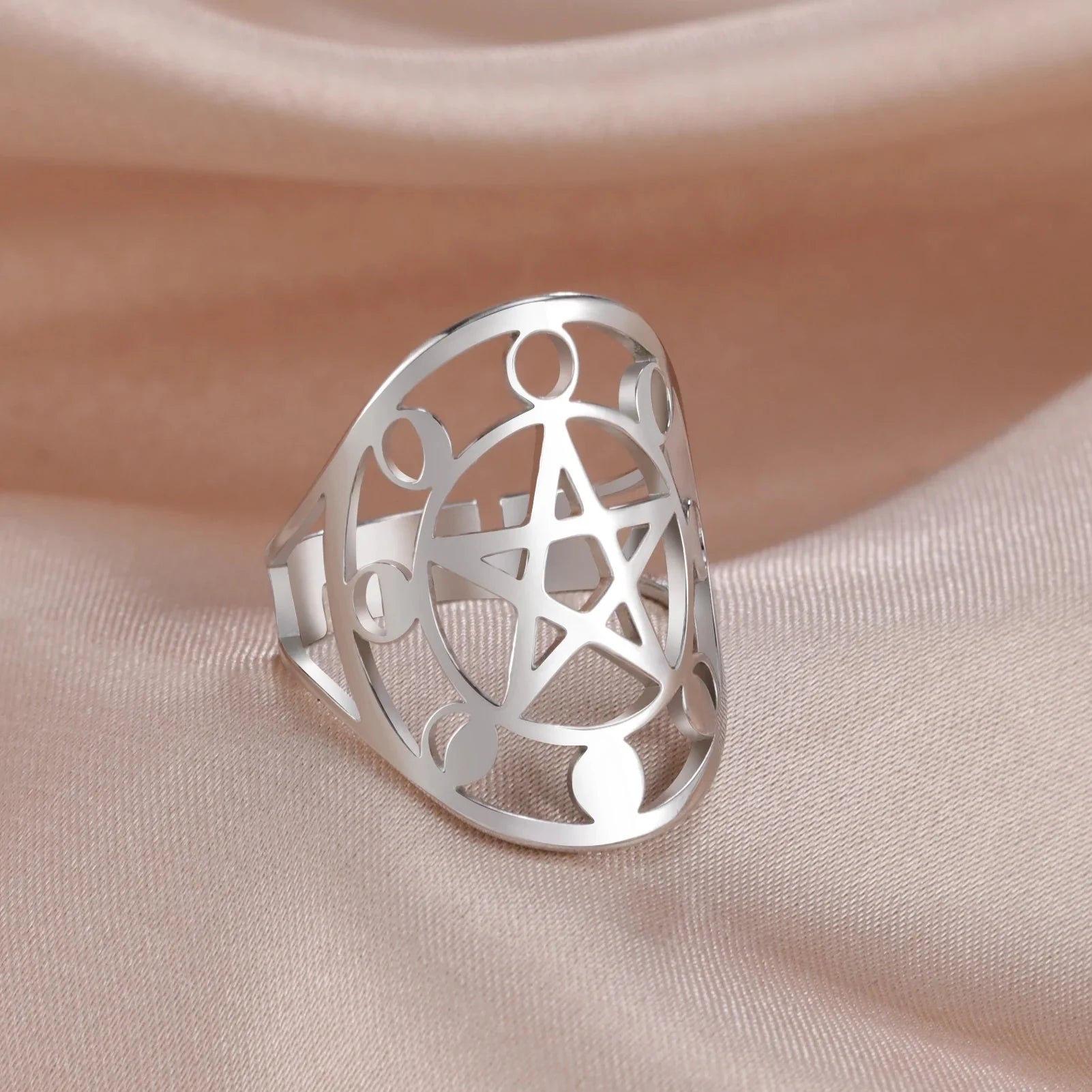 Pentacle Witchcraft Ring Wiccan silver