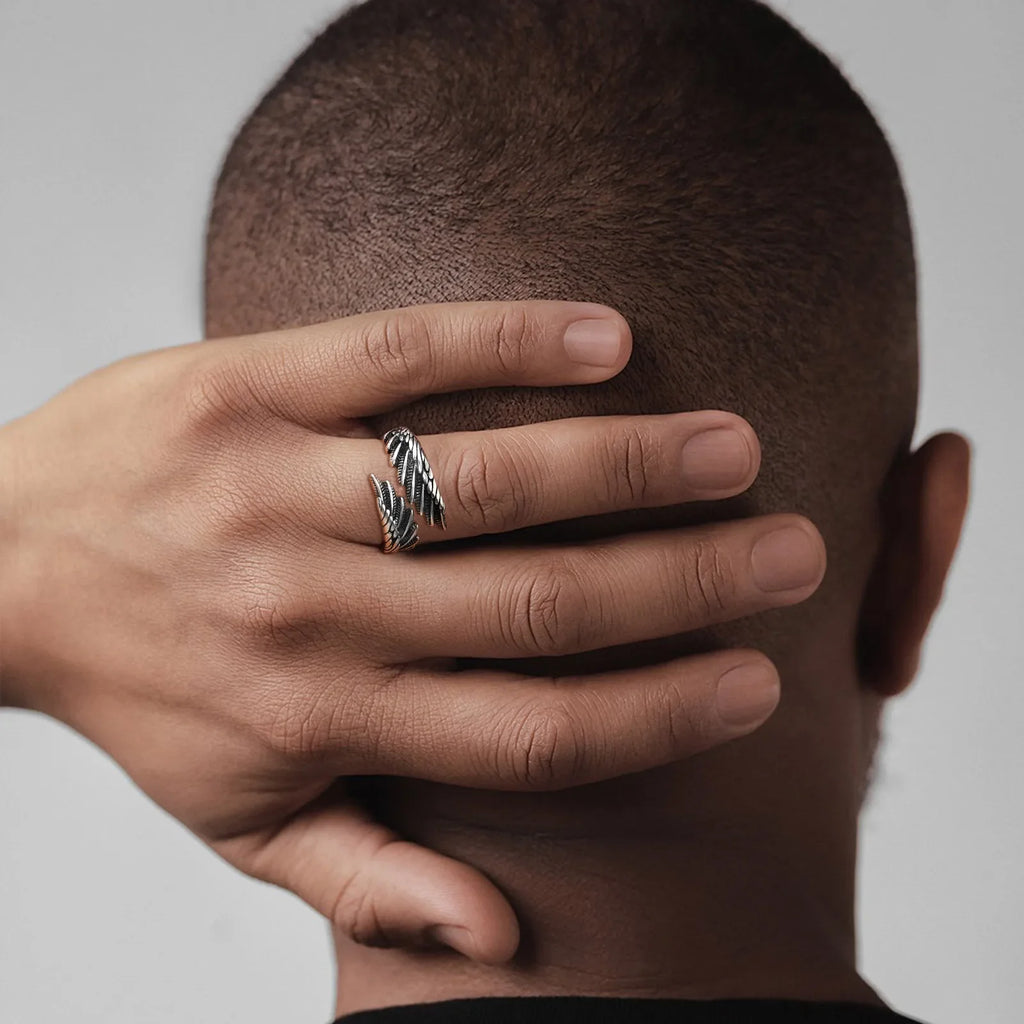 Bague plume argentée pour homme