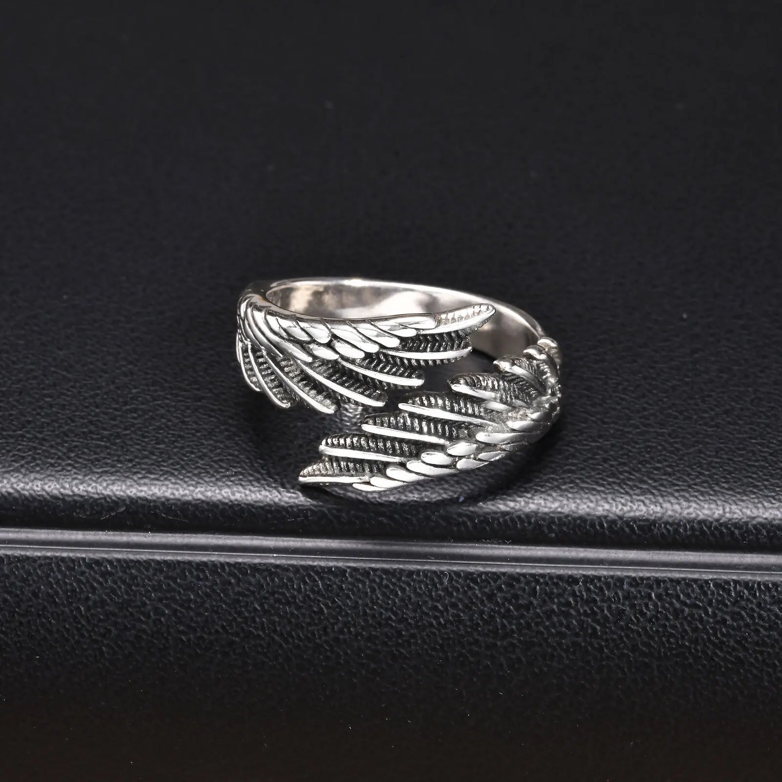 Bague plume argentée pour homme