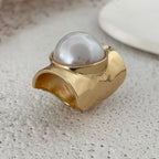 Retro Women's Ring with Gold Pearl