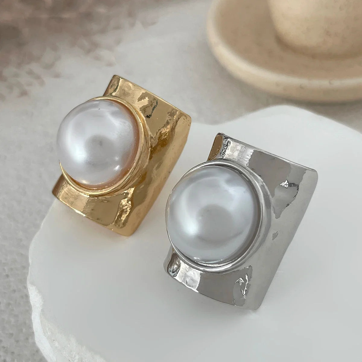Retro Women's Ring with Gold Pearl