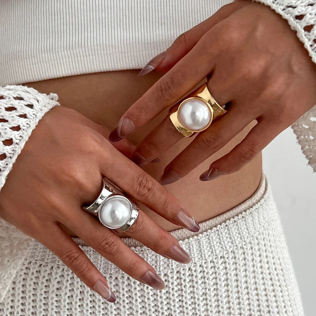 Retro Women's Ring with Gold Pearl