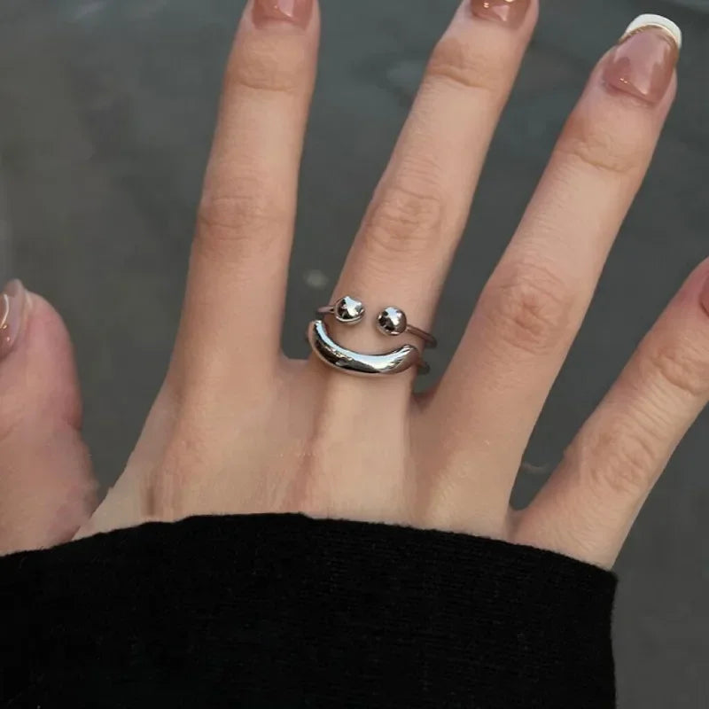 Smiley Smile Ring against Anxiety