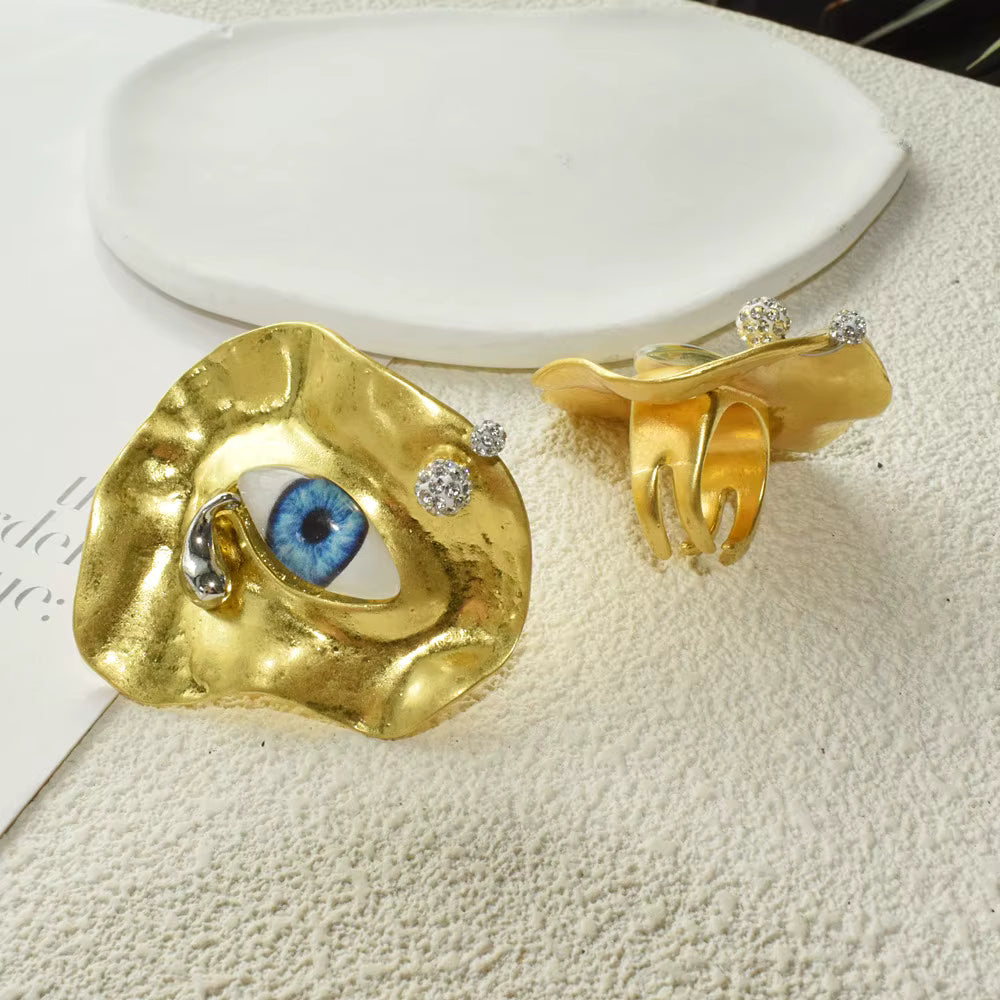 Baroque Style Ring Against the Evil Eye gold