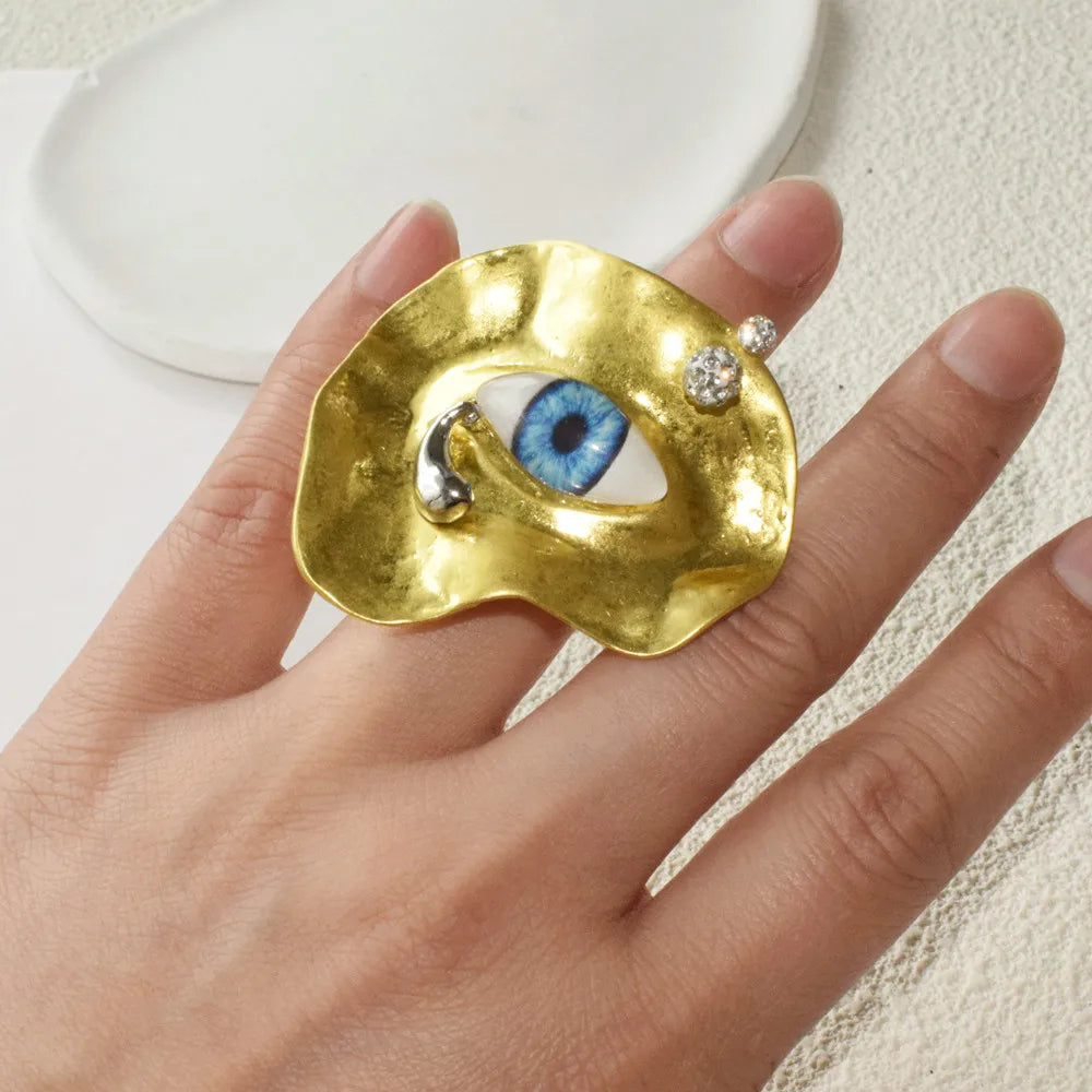 Baroque Style Ring Against the Evil Eye gold