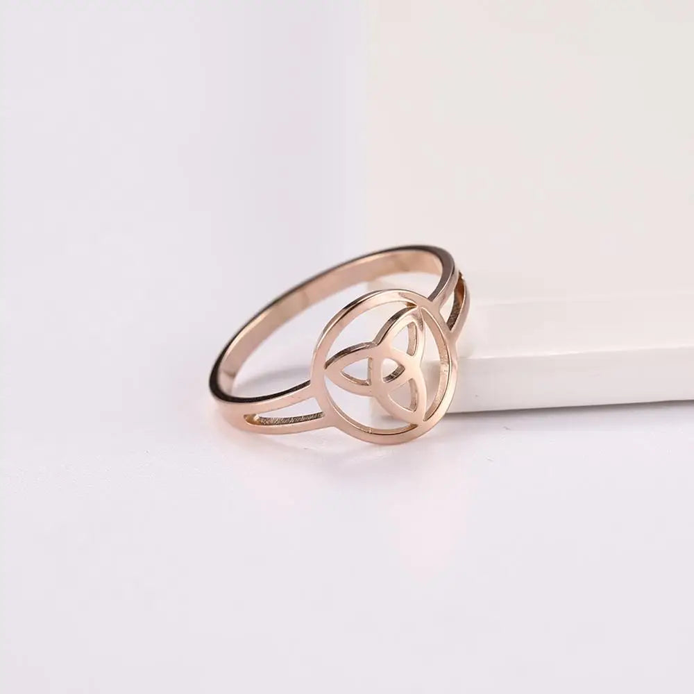Triquetra Ring Irish Trinity Knot rose gold